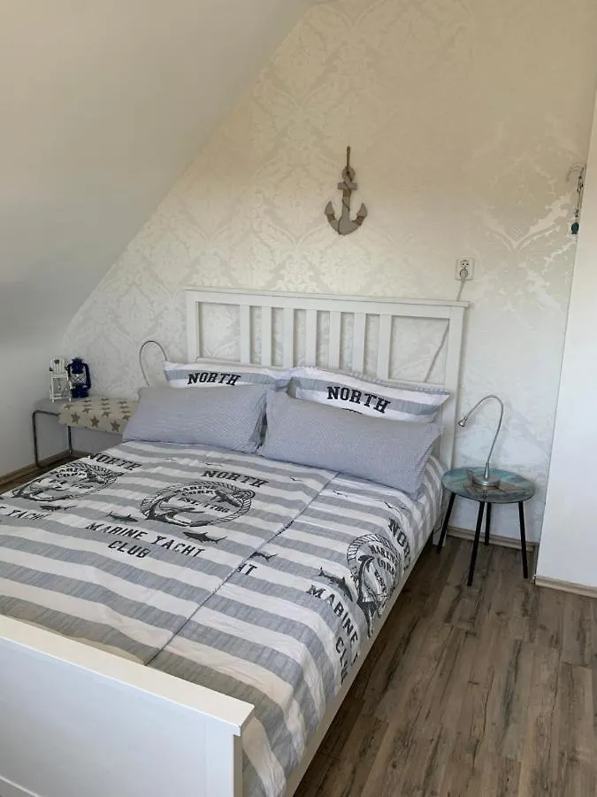Ferienwohnung mit Garten in Köln