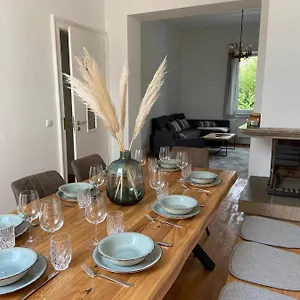 Appartement Wunderschoene Sanierte Vor Den Toren Koelns, Keulen
